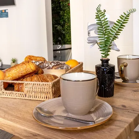 La Huit Du Bras D'or *